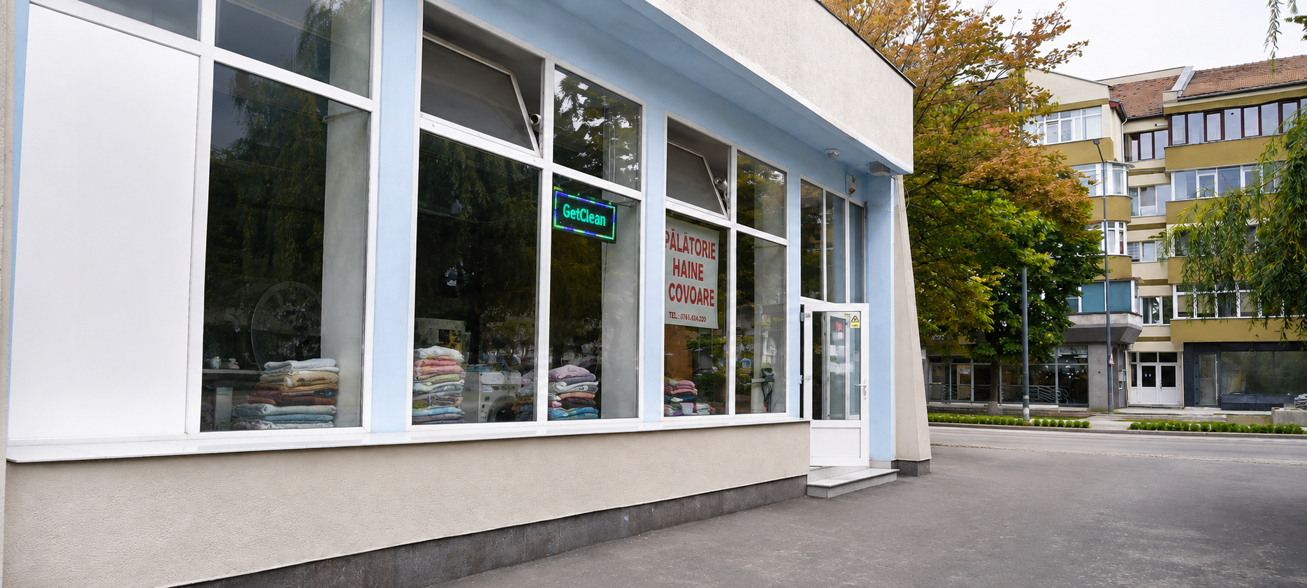 Intrarea în curățătoria de haine și covoare din Râmnicu Vâlcea